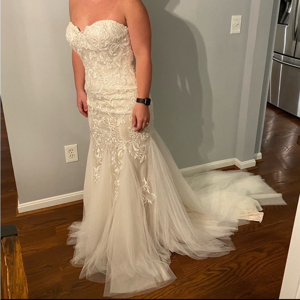 Maggie Sottero Wedding Dress
